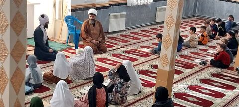 برگزاری کلاس‌های آموزش قرآن کریم در مسجد حضرت اسماعیل(ع) روستای لنج‌آباد