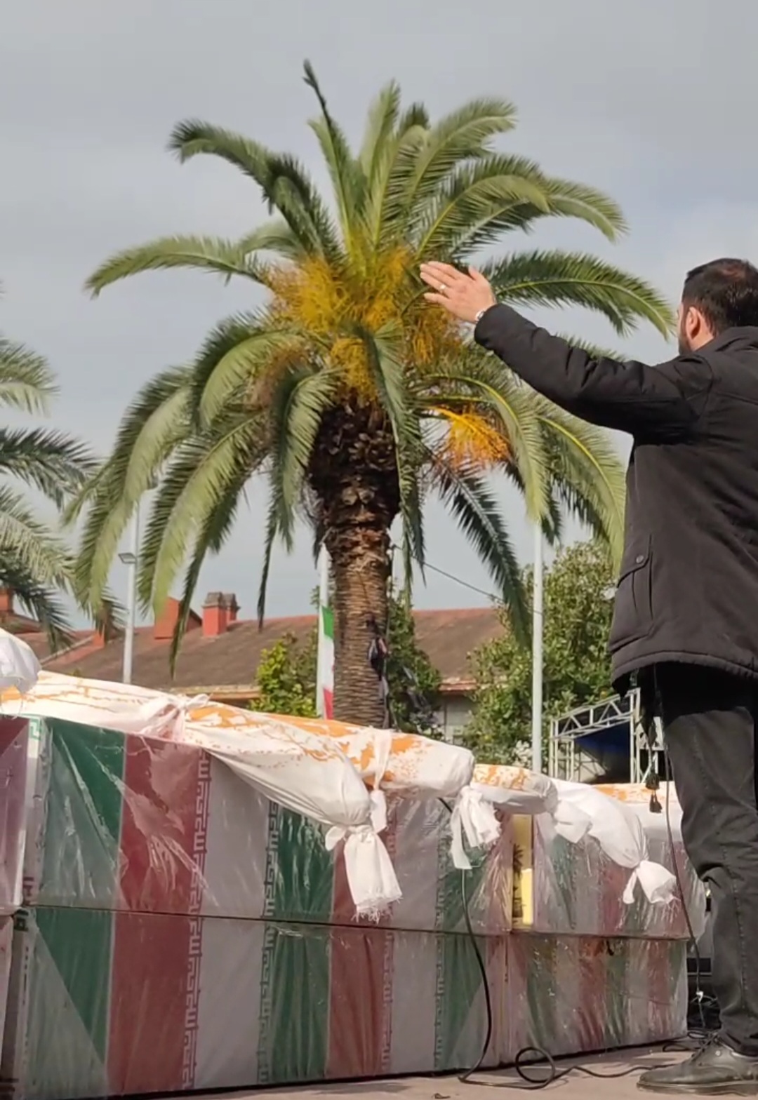 بدرغه شهدا با اشک های فاطمی