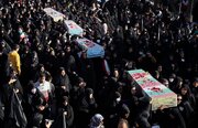 عکس| تشییع پیکر مطهر ۸ شهید گمنام دفاع مقدس در شیراز