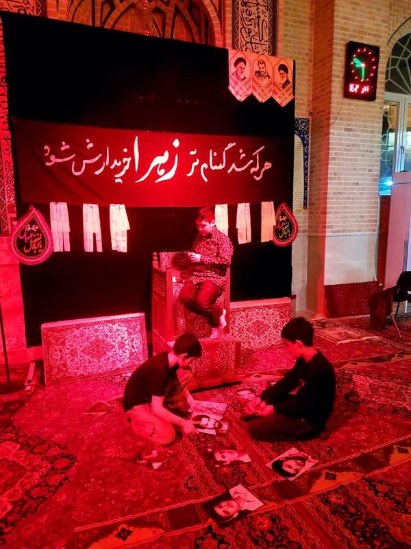 عزاداری متفاوت بچههای مسجد برای مادر سادات(س)