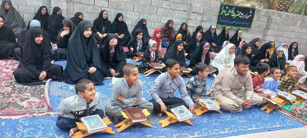 دورهمی قرآنی در روستای حاجی آباد فلاح برگزار شد