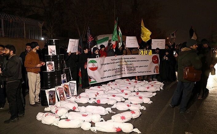 دانشجویان مشهدی مقابل کنسولگری ترکیه تجمع کردند