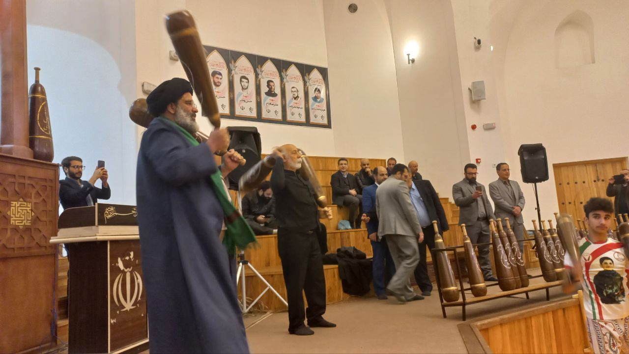 زورخانه، مدرسهای که رسم پهلوانی میآموزد