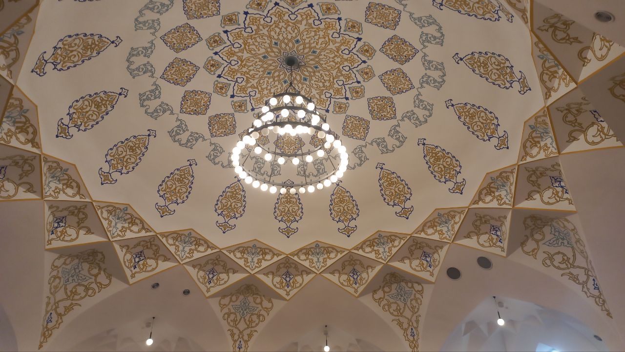 زورخانه، مدرسهای که رسم پهلوانی میآموزد