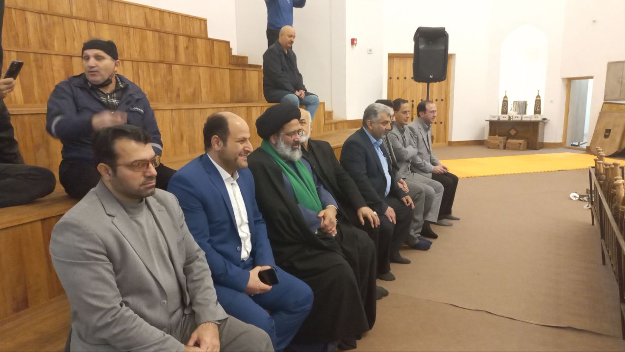 زورخانه، مدرسهای که رسم پهلوانی میآموزد