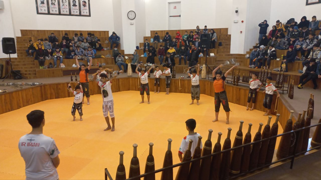 زورخانه، مدرسهای که رسم پهلوانی میآموزد