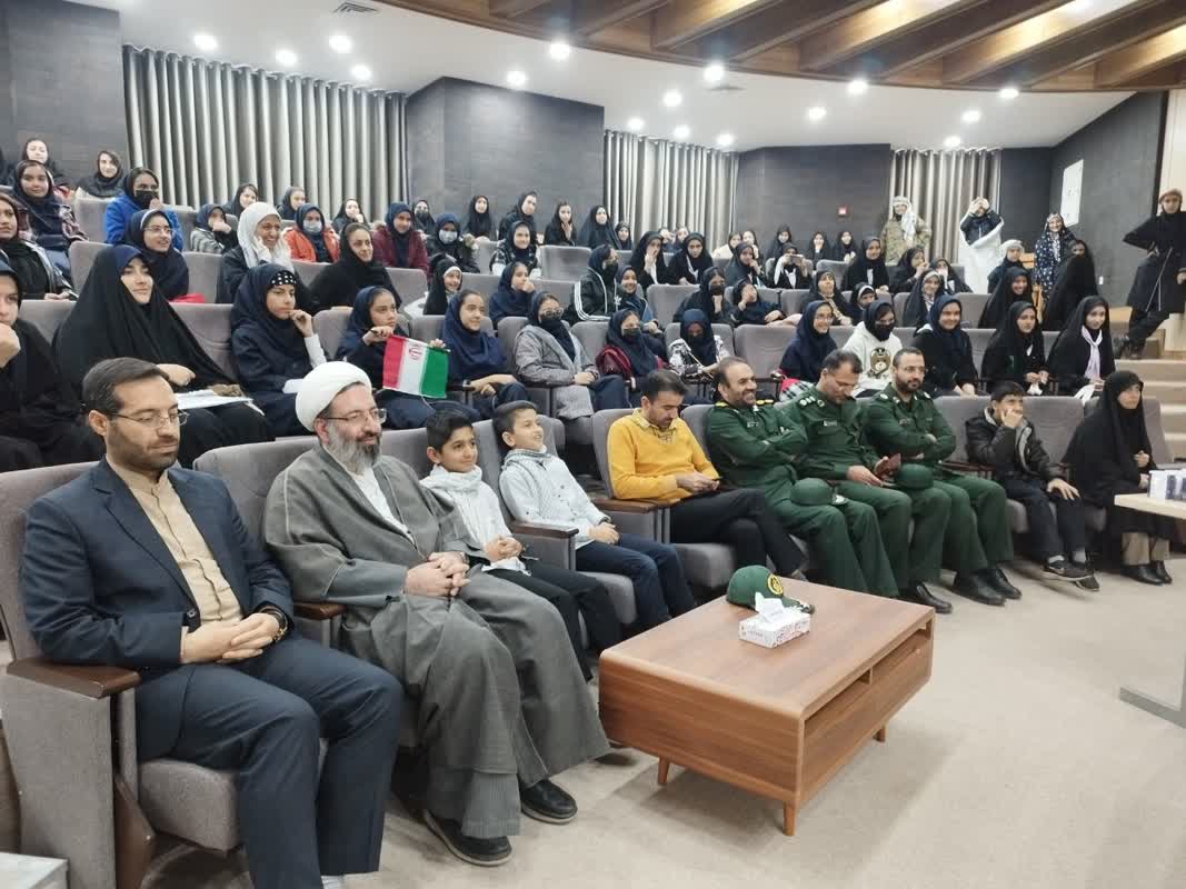 رویداد فهمیدهها عرصه خوبی برای بروز استعدادهای دانش آموزی بود