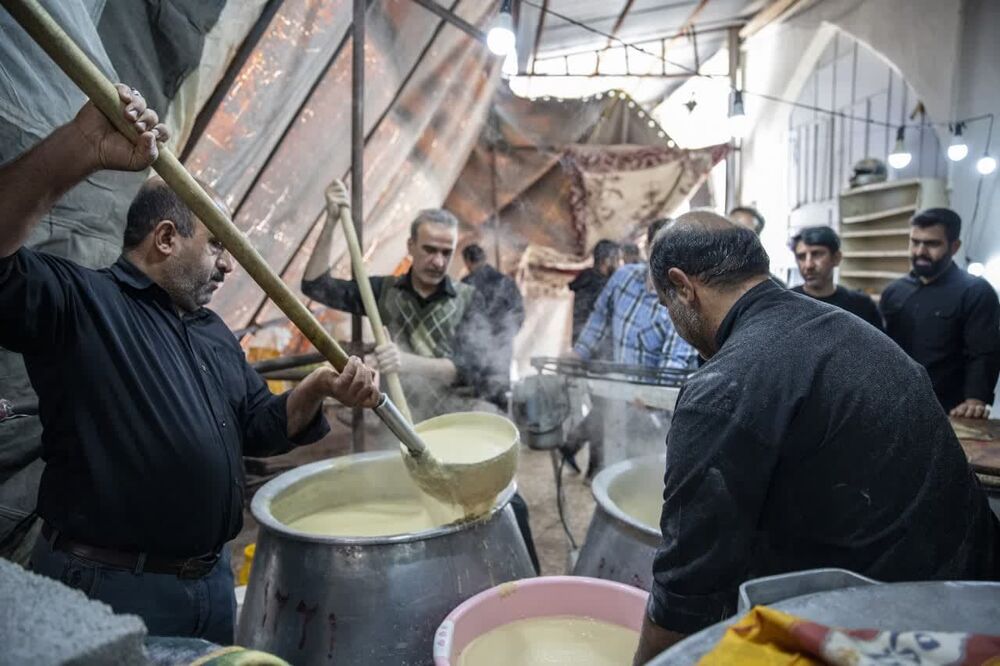 پخت حلیم در کانون دوستان آسمانی جهرم