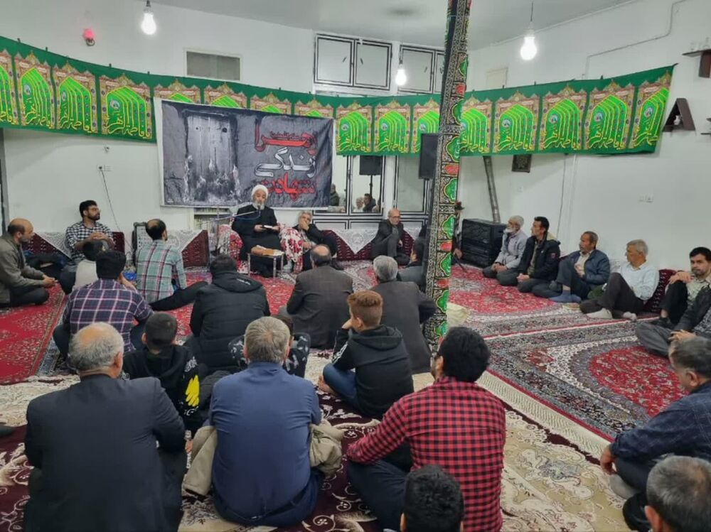 خادمیاران آران و بیدگلی با ۹۶ روضه خانگی فضای شهر را فاطمی کردند