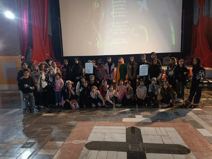 نوجوانان کانون های تخصصی خواهران به تماشای «بچه زرنگ» نشستند