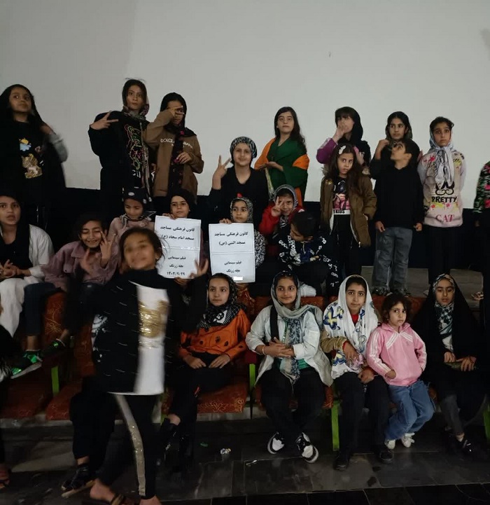 نوجوانان کانون های تخصصی خواهران به تماشای «بچه زرنگ» نشستند