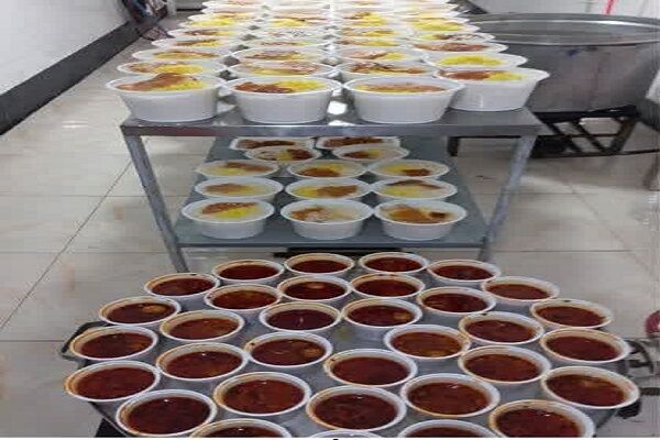 جوانان مسجد باتقسیم سبدهای یلدایی گرمابخش محفل خانواده های نیازمند شدند