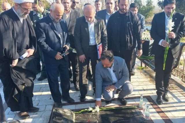 ادای احترام وزیر اقتصاد به شهدا تا بازدید از ساحل بندرگز