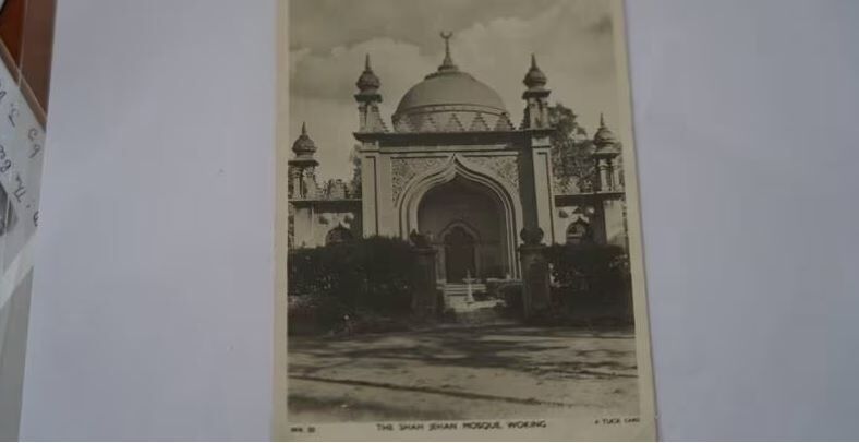 «مسجد معجزه»؛ نماد هماهنگی میانادیانی در «ووکینگ» انگلیس