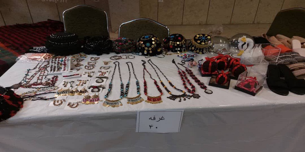 برپایی نمایشگاه صنایع دستی و محصولات فرهنگی در مهاباد