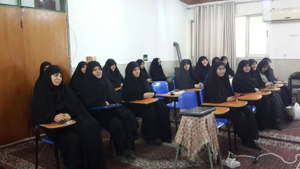 لزوم الگوگیری از سیره والدین شهدا برای تربیت دینی نسل نو