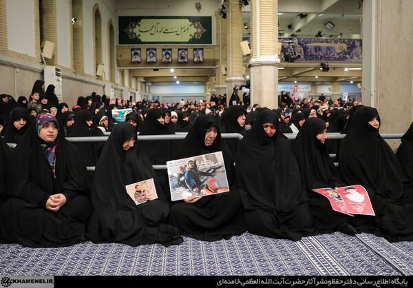 حاشیهنگاری خبرنگار شبستان از دیدار مردم کرمان و خوزستان با رهبری