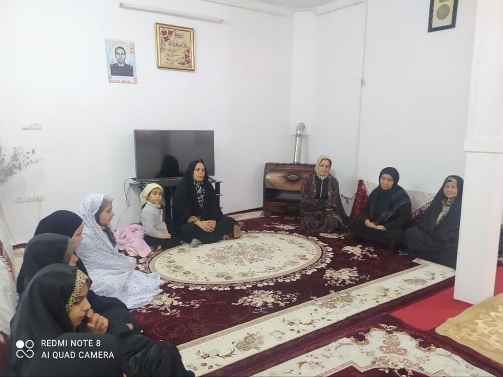 اعضای کانون محمدامین شهر بابارشانی بیجار با خانواده شهدا دیدار کردند