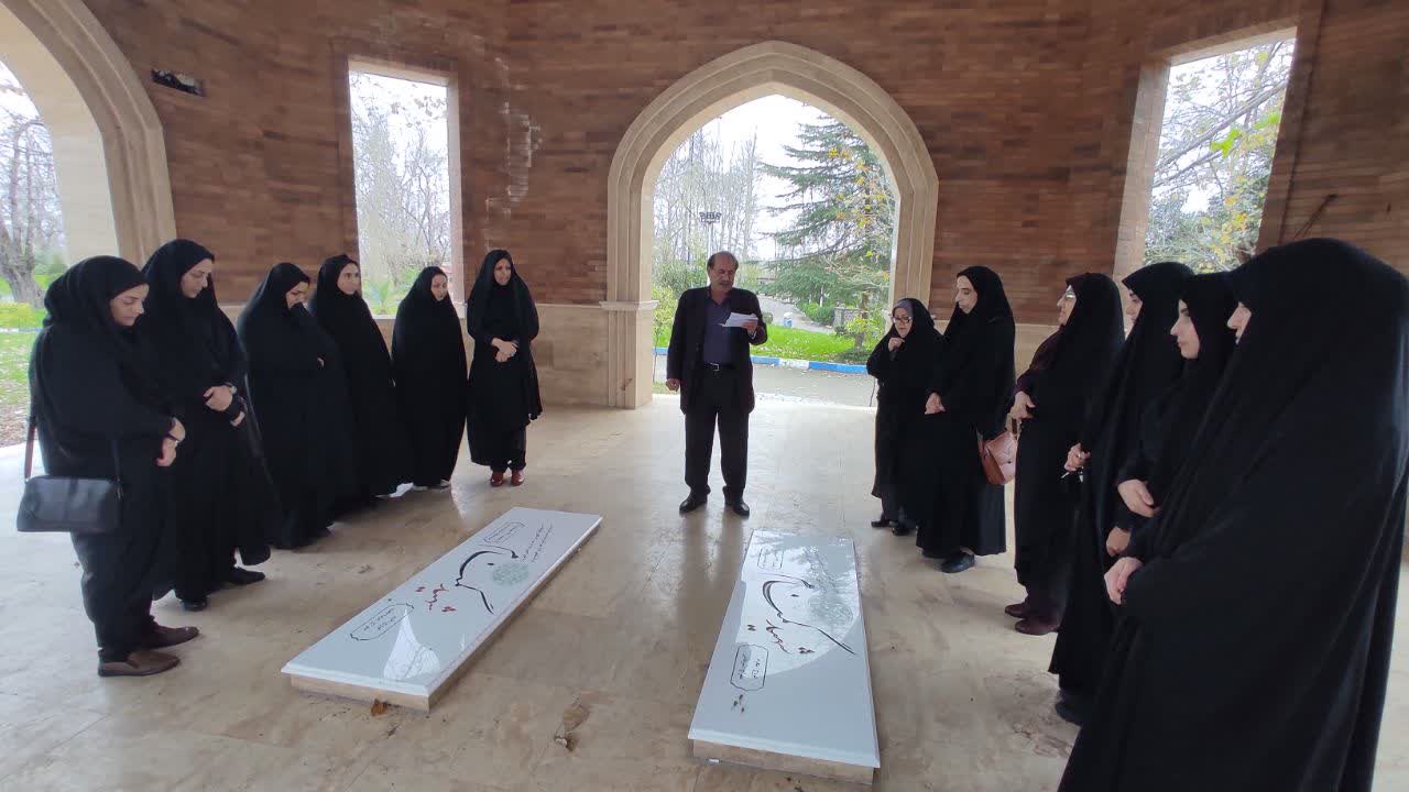 تجدید میثاق با شهدا به مناسبت سالروز تشکیل نهضت سواد آموزی