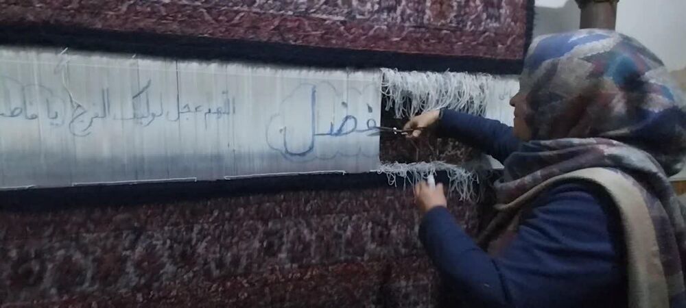 مسجدی که بانوان کانونیاش برای خرید گنبد و گلدسته پشت دار قالی مینشینند