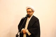 بصیرت افزایی از راه اقامه نماز می گذرد