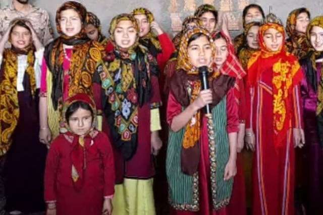 مشق وحدت بانوان گمیشانی در کانون حضرت خدیجه (س)/ گرههایی که با دست بانوان باز میشود