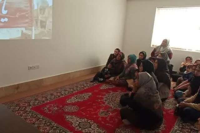 مشق وحدت بانوان گمیشانی در کانون حضرت خدیجه (س)/ گرههایی که با دست بانوان باز میشود