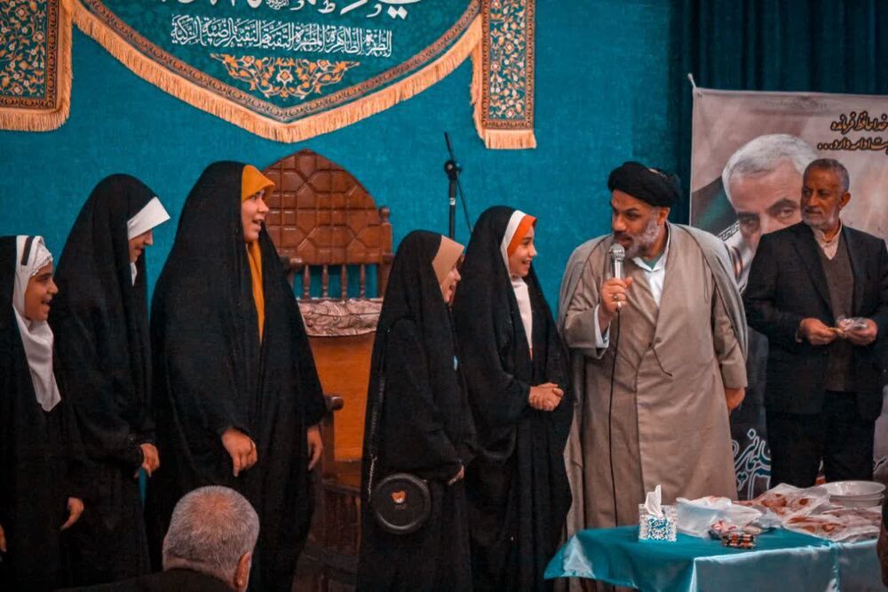 جشن میلاد حضرت زهرا(س) و تقدیر از دختران