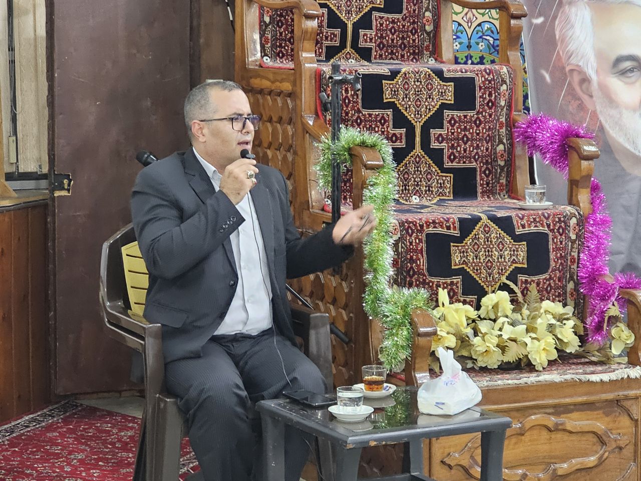 تمام وجود شهید سلیمانی با عشق به اهلبیت(ع) عجین شده بود