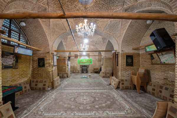 مسجدی تک‌منار و از آثار ماندگار تهران