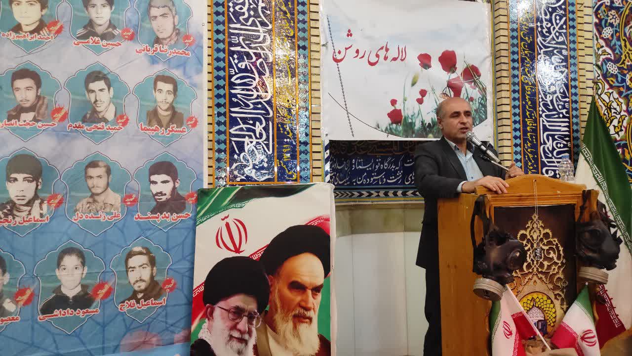 «لاله های روشن»، یادوارهای برای دانش آموزان شهید