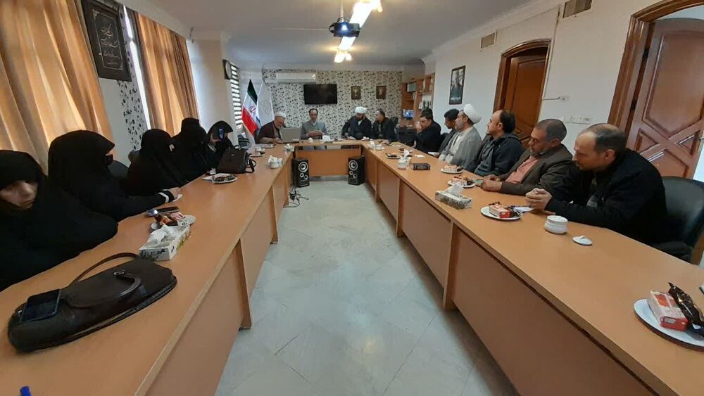 نشست هم اندیشی فعالان قرآنی کانونهای فرهنگی هنری مساجد خراسان رضوی