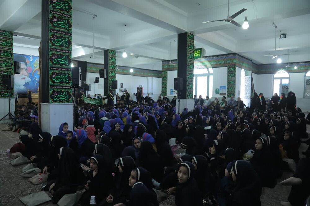 اجتماع دانشآموزی «از قدمگاه تا قتلگاه» در مرکز هیئت سجادیه راوند