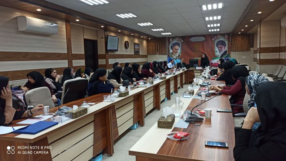 برگزاری کارگاه آموزشی بانوان و سلامت خانواده در آران و بیدگل