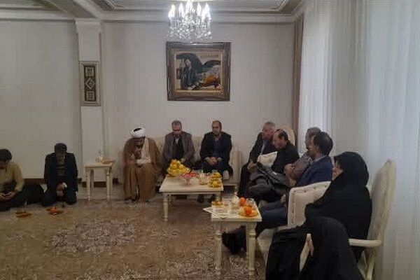 دیدار دانشگاهیان علوم پزشکی کرمانشاه با خانواده شهید فریدون احمدی