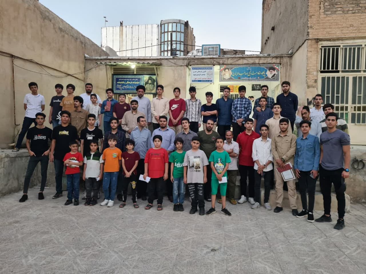 بچهها در این مسجد زمینهسازی ظهور را تمرین میکنند