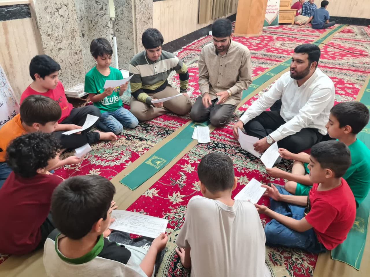بچه‌ها در این مسجد زمینه‌سازی ظهور را تمرین می‌کنند