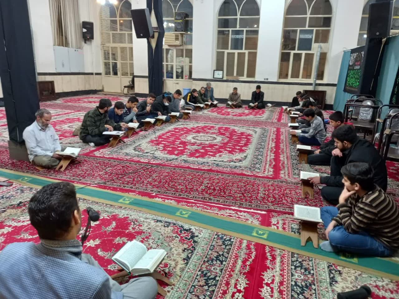 بچهها در این مسجد زمینهسازی ظهور را تمرین میکنند