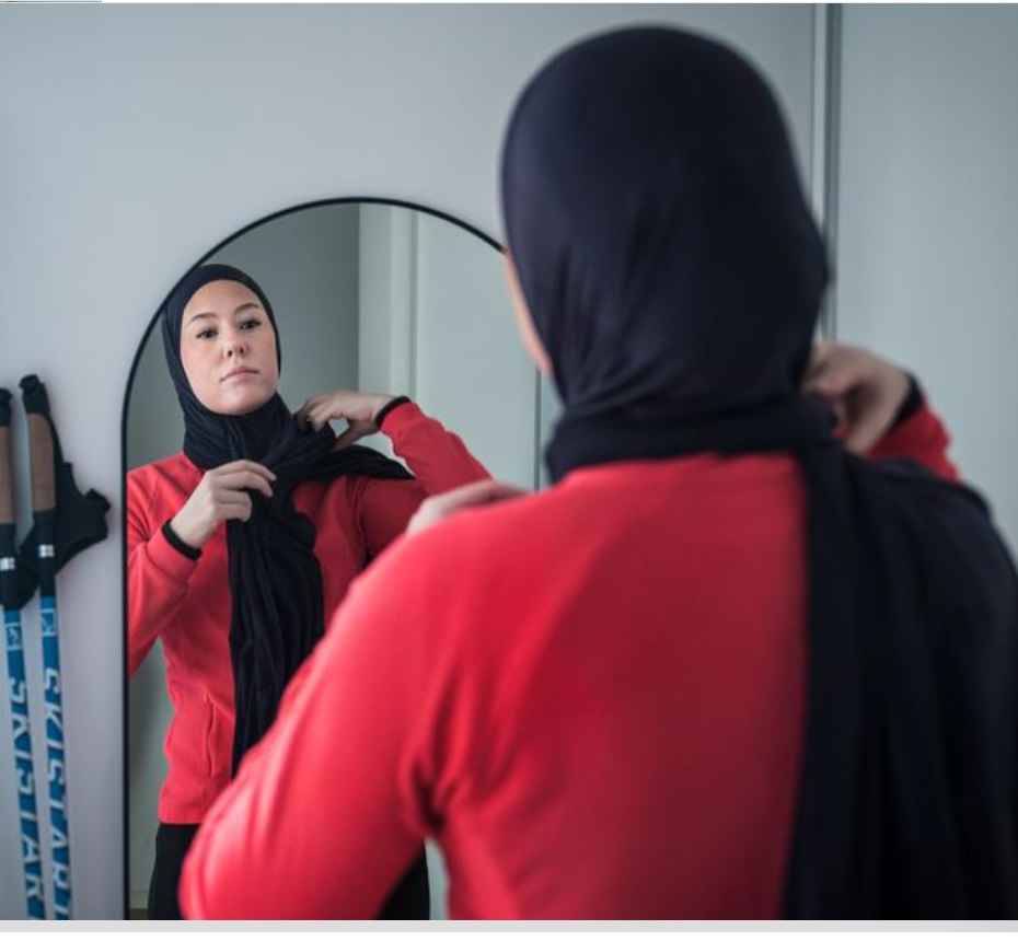 حجاب زن را از نگاه مردان حفظ میکند و به زنان قدرت و اعتماد به نفس میدهد