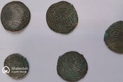 کشف 5 عدد سکه تاریخی مربوط به دوره ایلخانی