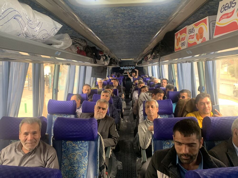 پذیرایی از زائران امام رضا به یاد شهدای حادثه تروریستی کرمان/مراسم بزرگداشت شهدا در حرم مطهر برگزار میشود