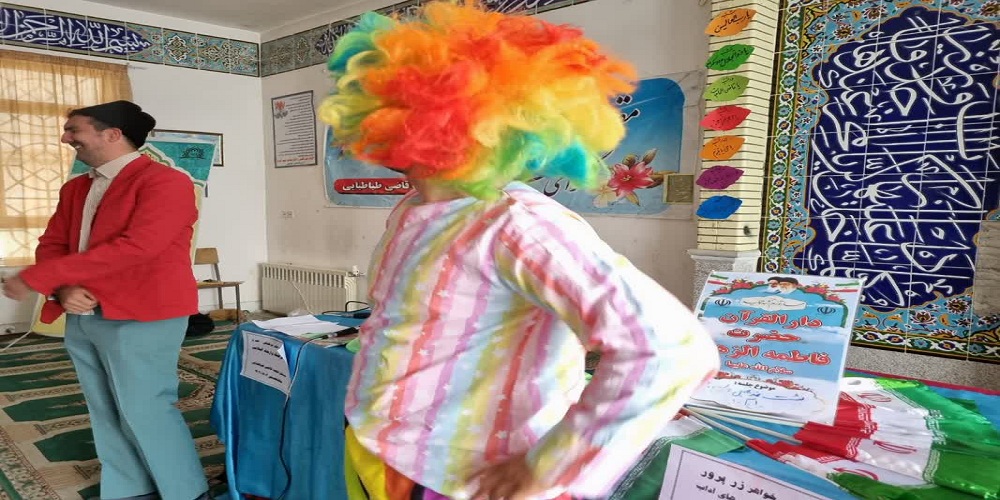 آموزش نماز در قالب برنامه «آداب حضور» در خوی