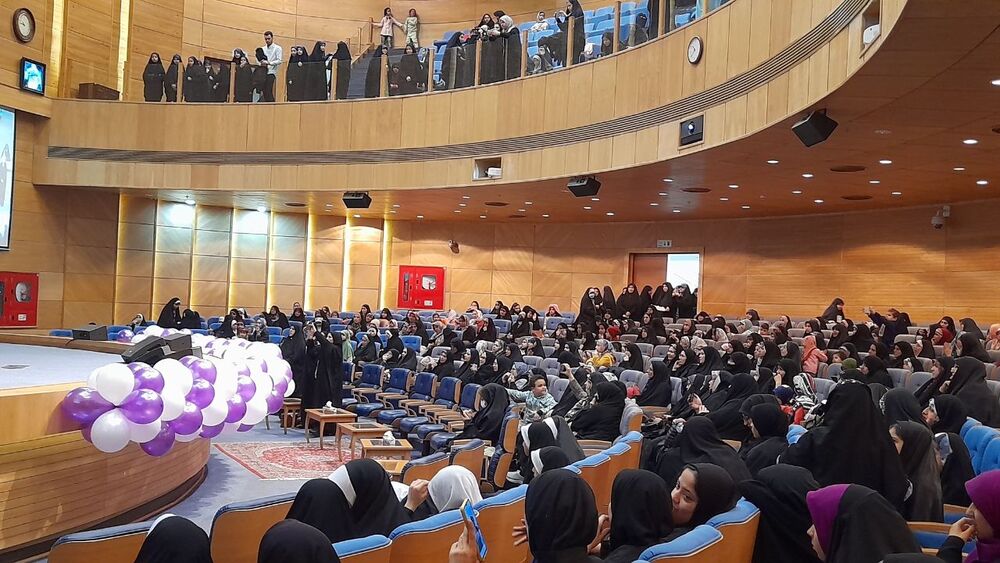 کانونهای تخصصی بانوان در مساجد فرصتی بینظیر برای شناسایی و معرفی توانمندیهای بانوان است