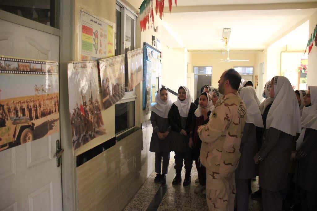 دانشآموزان آستارایی از نمایشگاه «نگاهی در مرز» استقبال کردند