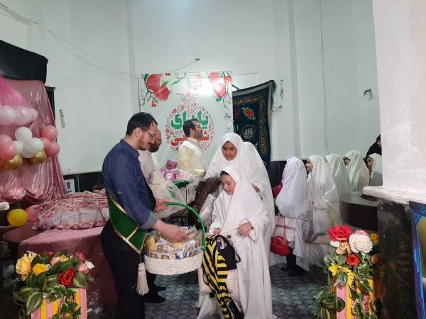 برگزاری مراسم جشن تکلیف دانش آموزان دختر در امامزاده روح الله الحسنی(ع)