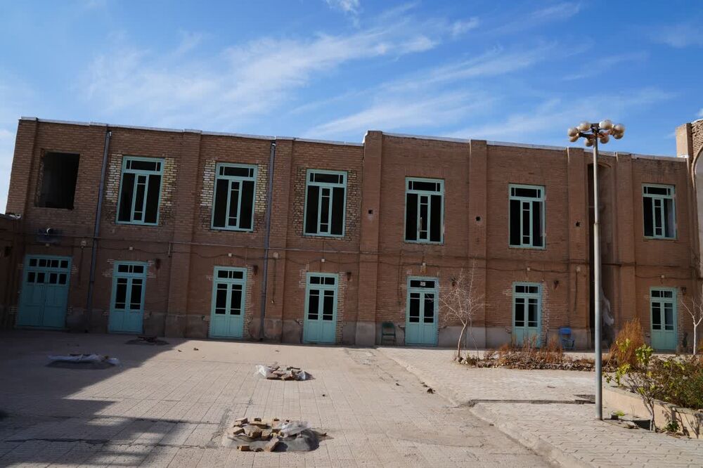 بازسازی یکی از قدیمی‌ترین مدارس تاریخی ایران در سبزوار