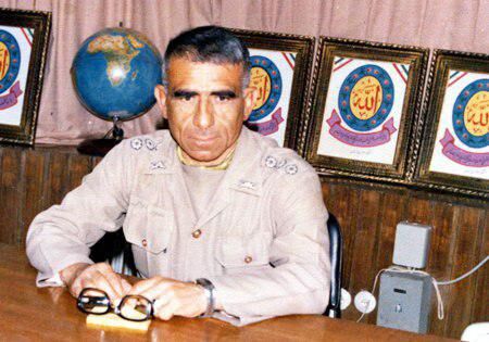 نام پدر را که میبرد تکیه بر کوهی استوار داشت...