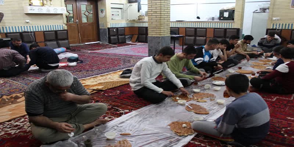 ۴۰ نوجوان در مسجد یا زهرا (س) ارومیه معتکف شدند