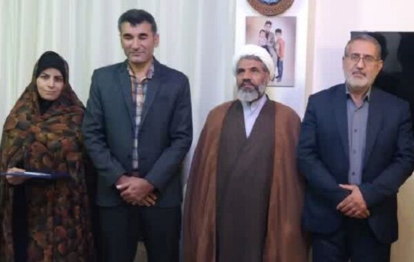 تجلیل از پدران و مادران خانوادههای قرآنی استان اصفهان