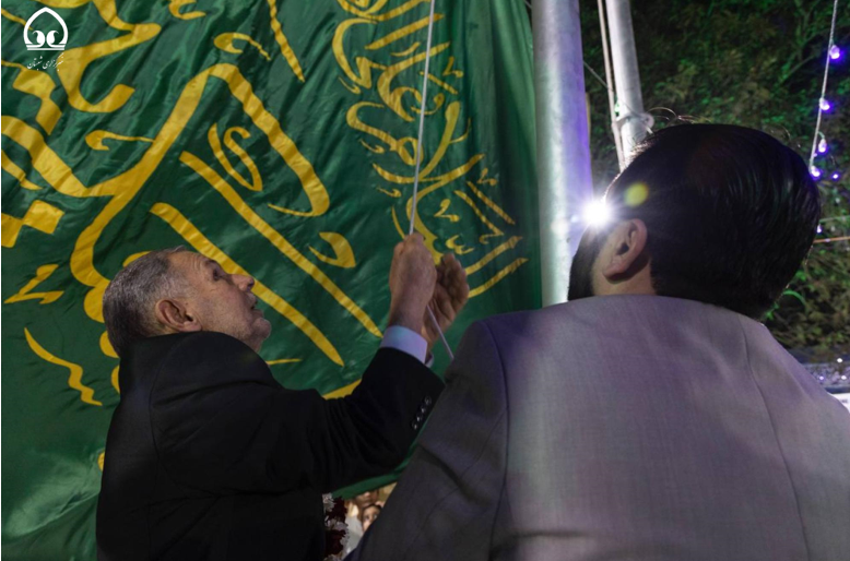 برافراشتن پرچمهای عتبات مقدس عراق در بمبئی هند+ عکس